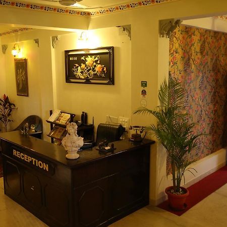 Hotel Lake Paradise Удайпур Екстериор снимка
