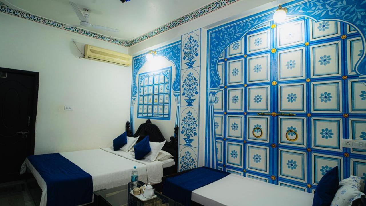 Hotel Lake Paradise Удайпур Екстериор снимка