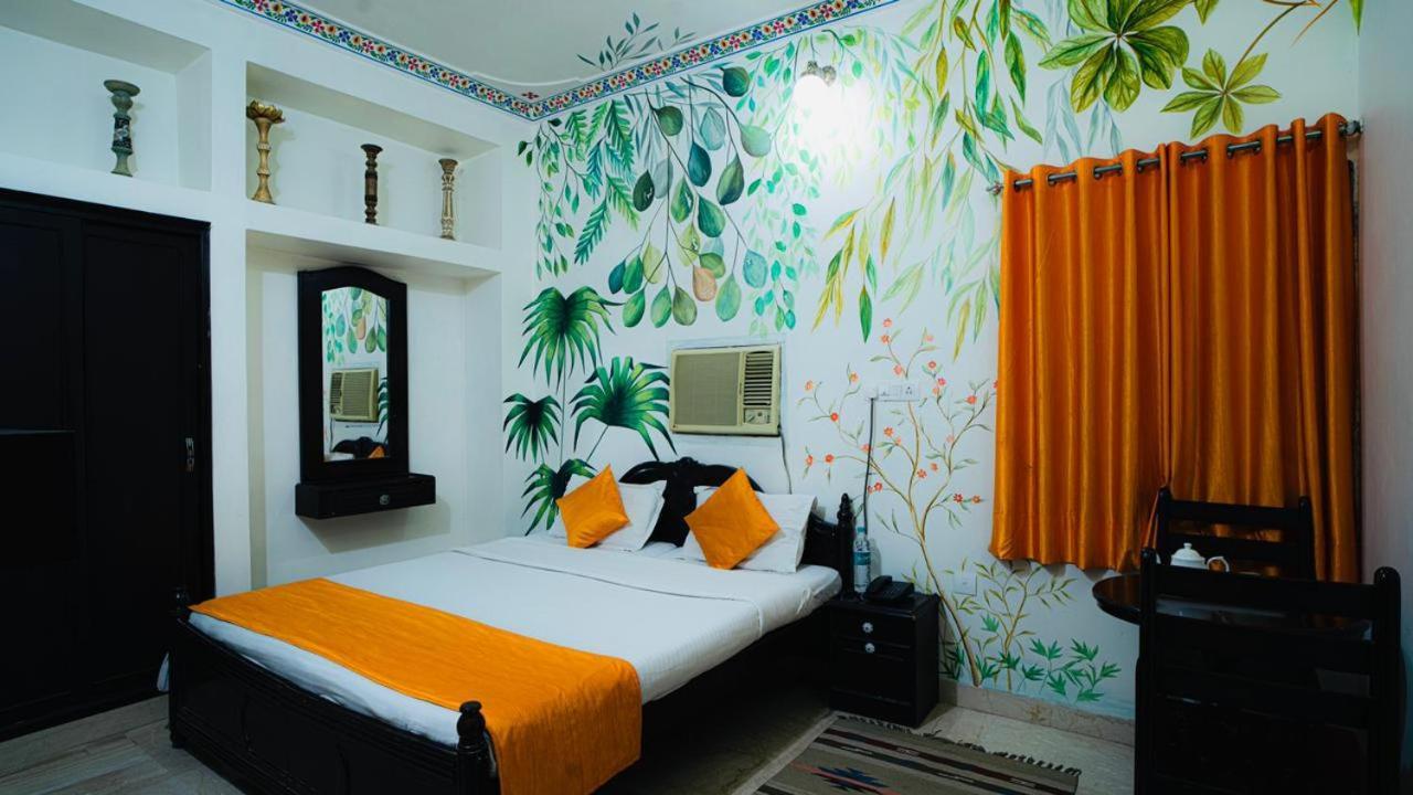 Hotel Lake Paradise Удайпур Екстериор снимка