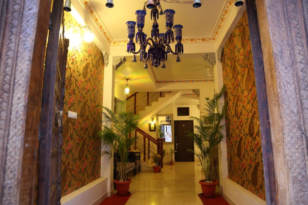 Hotel Lake Paradise Удайпур Екстериор снимка
